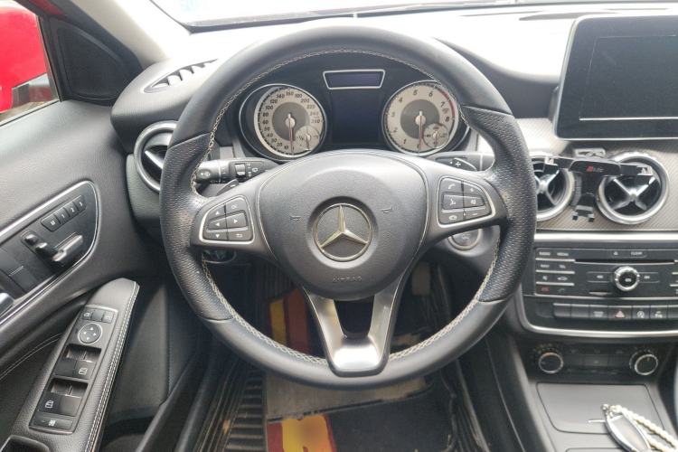 Used Mercedes-Benz GLA 2016 GLA 200 Sport Edition Steering Wheel