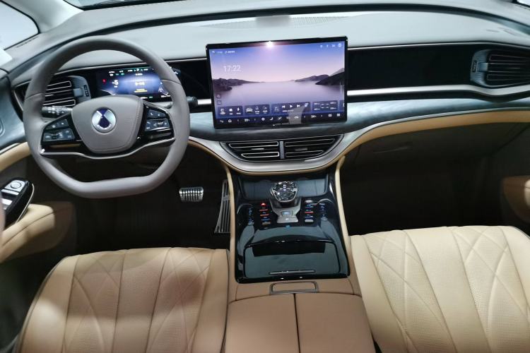 Used Denza D9 2023 DM-i 965 Luxury Model