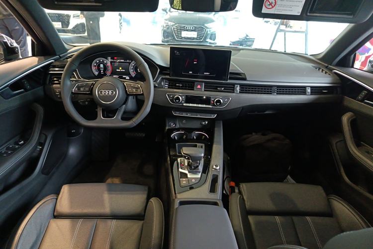 Used Audi A4L 2023 40 TFSI Luxury Dynamic Model
