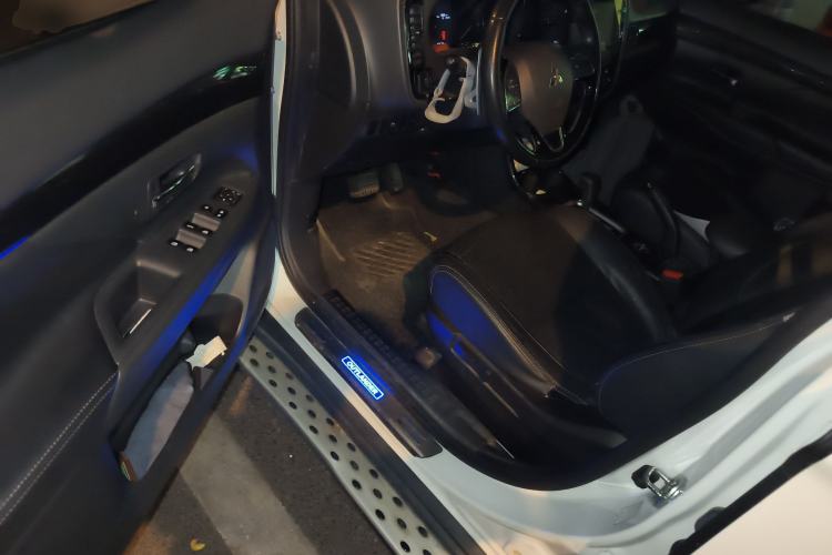 Used Mitsubishi Outlander 2016 2.4L 4x4 Luxury Edition 7-Seater