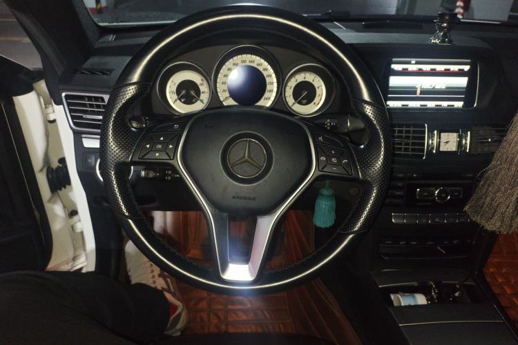 Used Mercedes-Benz E-Class 2014 E 260 Coupe Steering Wheel