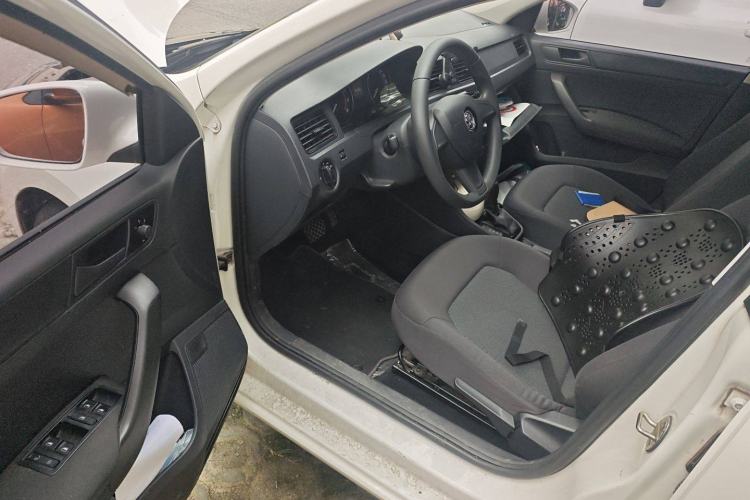 Used Skoda Rapid Spaceback 2016 Revised Version 1.6L Automatic Front-Drive Edition Driver Seat