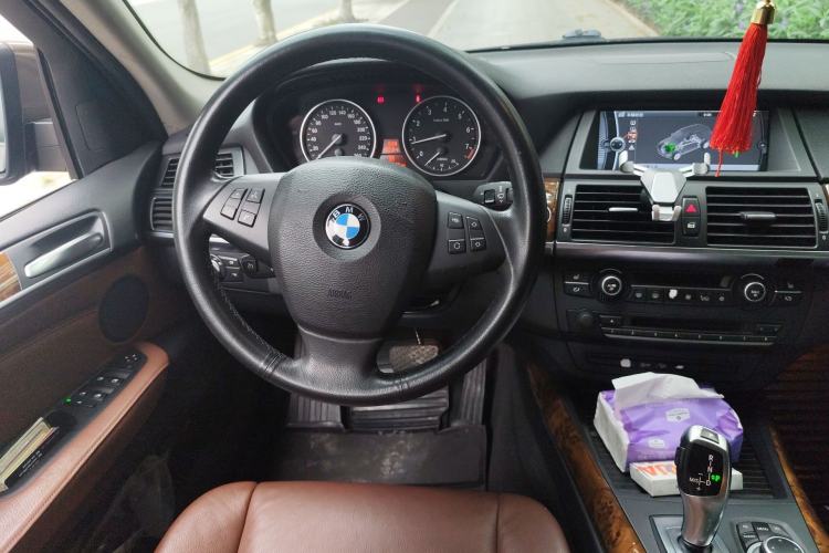 Used BMW X5 2011 xDrive35i Luxury Model Steering Wheel