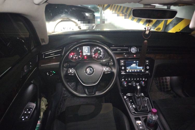 Used Volkswagen Magotan 2018 330TSI DSG Luxury Model Steering Wheel