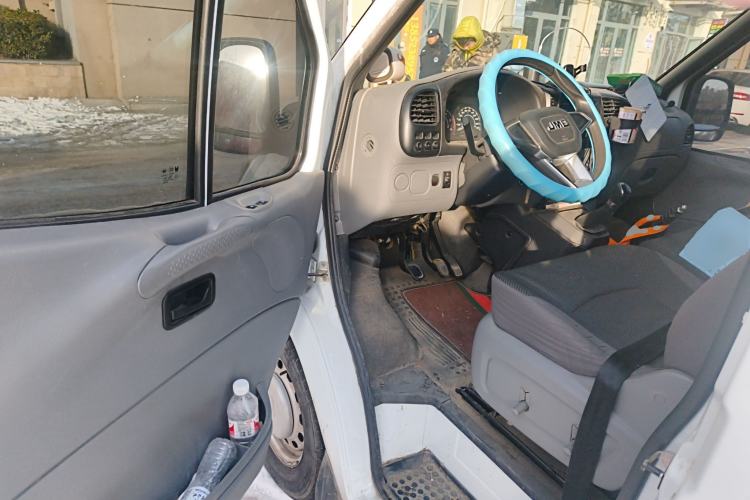 Used JMC Transit 2017 2.8T Commercial Version Short Wheelbase Mid-Roof 6/7/8-Seater JX493