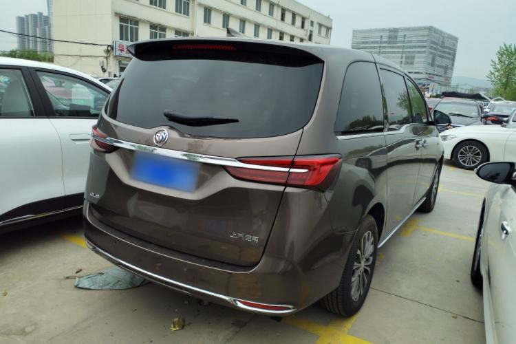 Used Buick GL8 2023 Facelifted Land Cruiser Executive Luxury Version Rear Right 45 Deg