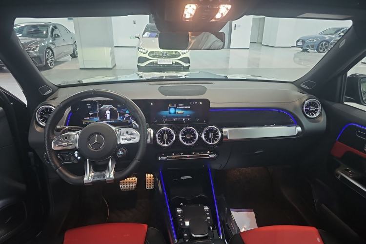 Used Mercedes-Benz GLB AMG 2023 AMG GLB 35 4MATIC Center Console