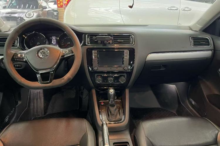 Used Volkswagen Sagitar 2018 280TSI DSG Comfort Model Interior 1