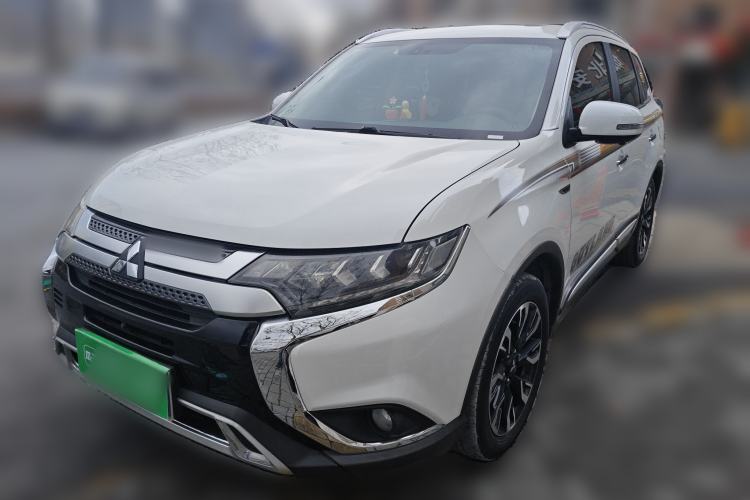 Used Mitsubishi Outlander 2019 2.4L 4x4 Zhi Xiang Edition 5 Seats China VI Standard
