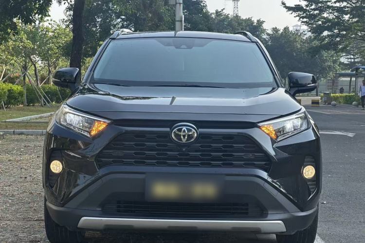 Used Toyota RAV4 2022 2.0L CVT Two-Wheel Drive Fashion Plus Edition
