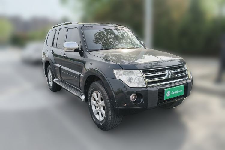 Used Mitsubishi Pajero 2011 3.0L Elite Edition Front Right 45 Deg