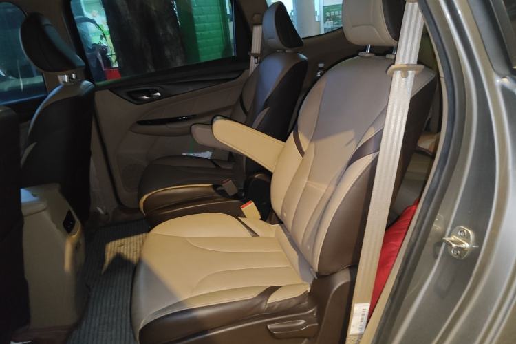 Used Baojun 730 2017 1.8L iAMT Prestige Version 7 Seats Left Rear Seat