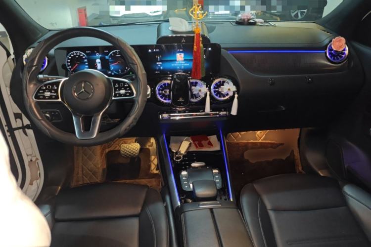 Used Mercedes-Benz GLA 2022 GLA 220 Center Console