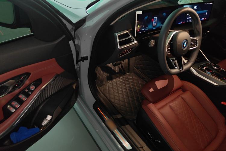 Used BMW i3 2025 eDrive 35 L Driver Seat