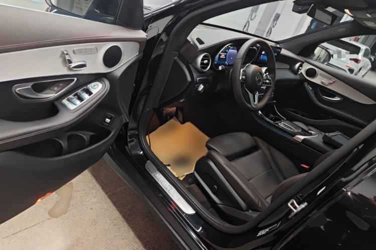 Used Mercedes-Benz GLC 2022 Facelifted GLC 260 L 4MATIC Dynamic Edition Driver Seat