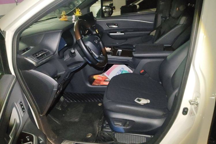 Used Toyota Granvia 2024 2.5L Hybrid Prestige PLUS Four-Wheel Drive Version
