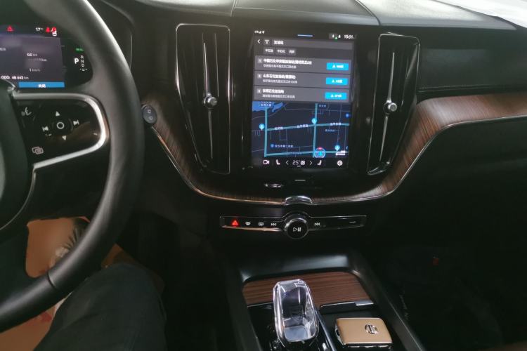 Used Volvo XC60 New Energy 2024 T8 Plug-in Hybrid Long-Range All-Wheel Drive Smart Luxury Edition
