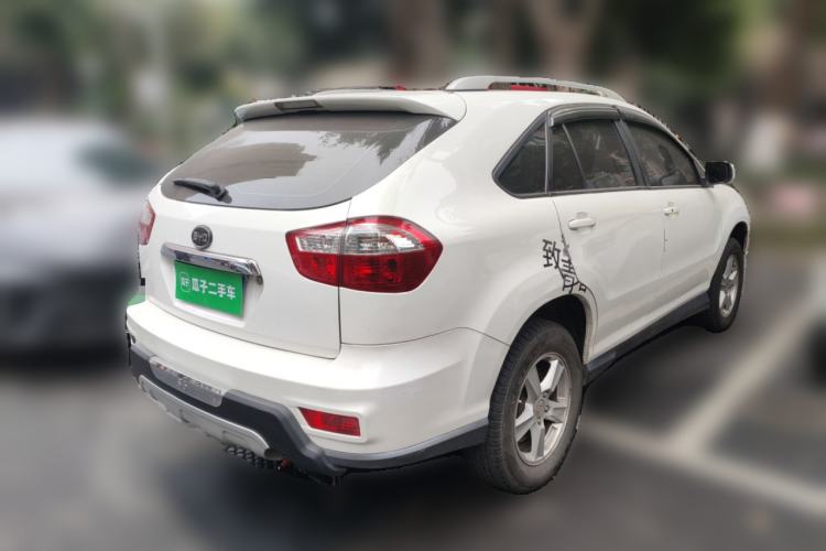 Used BYD S6 2014 1.5TI Manual Luxury 5-Seater Rear Right 45 Deg