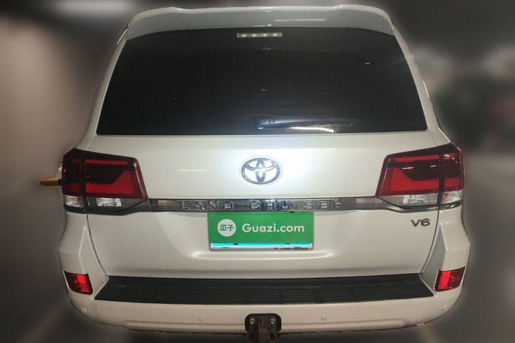 Used Toyota Land Cruiser 2018 4.0 Iron-Wheel Refrigerator Basic Electric Base Version—Middle East