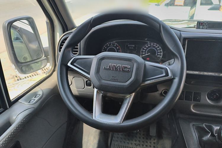 Used JMC Transit 2019 2.8T Commercial Version Long Wheelbase Mid-Roof 6-Seater Rear Single Tire China VI Emission Standard – JX493
