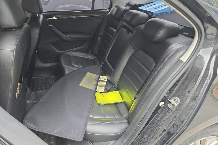 Used Volkswagen Santana 2013 1.6L Manual Comfort Edition