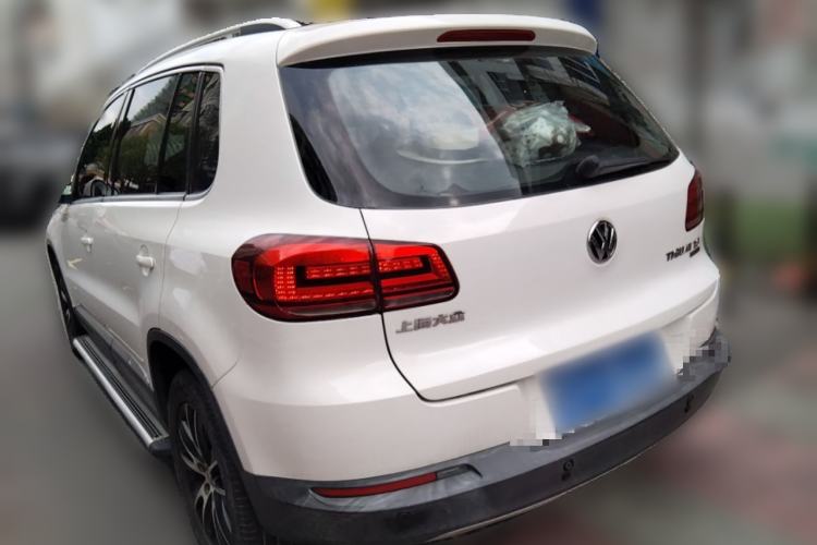 Used Volkswagen Tiguan 2015 1.8TSI Automatic All-Wheel-Drive Luxury Model Rear Left 45 Deg