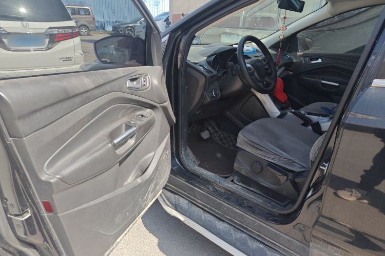 Used Ford Kuga 2015 1.5L GTDi Two-Wheel-Drive Comfort Model Driver Seat