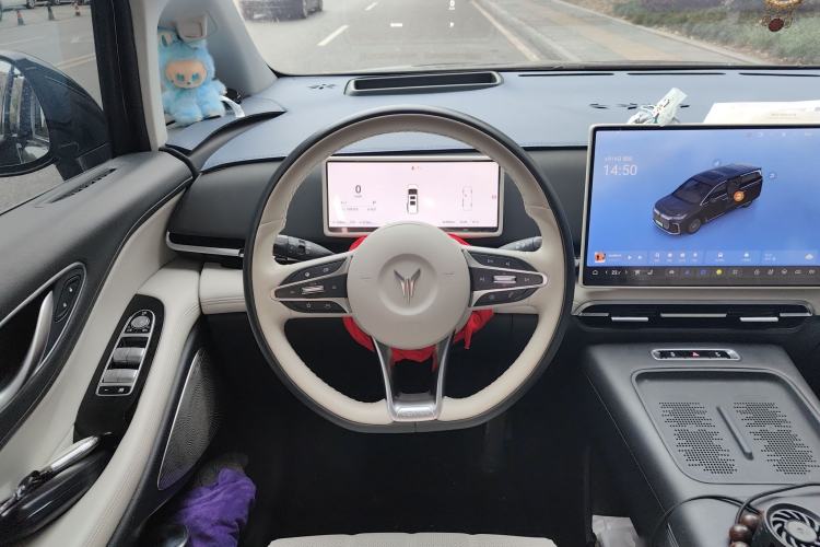 Used VOYAH Dream 2025 PHEV Four-Wheel Drive Prestige Kunpeng Edition
