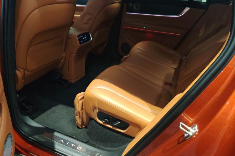 Used Hima AITO M9 2024 Range-Extended Ultra Version 52 kWh 5-Seater Model
