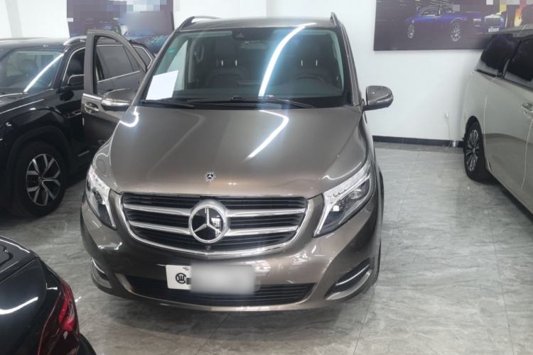 Used Mercedes-Benz V-Class 2017 V 260 L Prestige Extended Edition Exterior 2