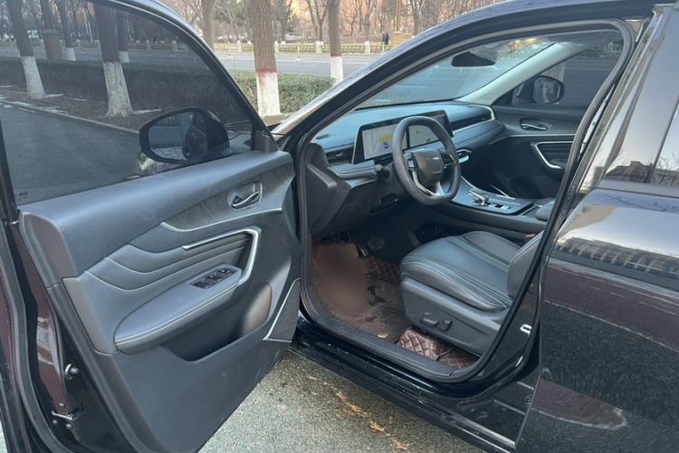 Used Venucia V 2023 260T Black Horse Edition Pro