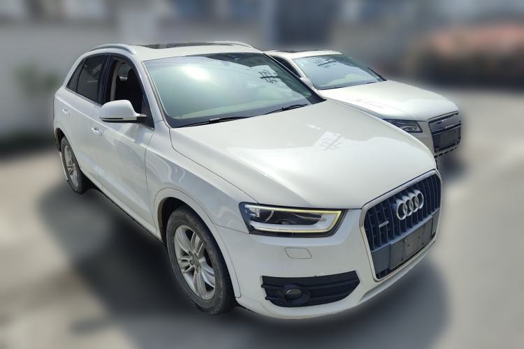 Used Audi Q3 2015 35 TFSI quattro Technology Edition Front Right 45 Deg