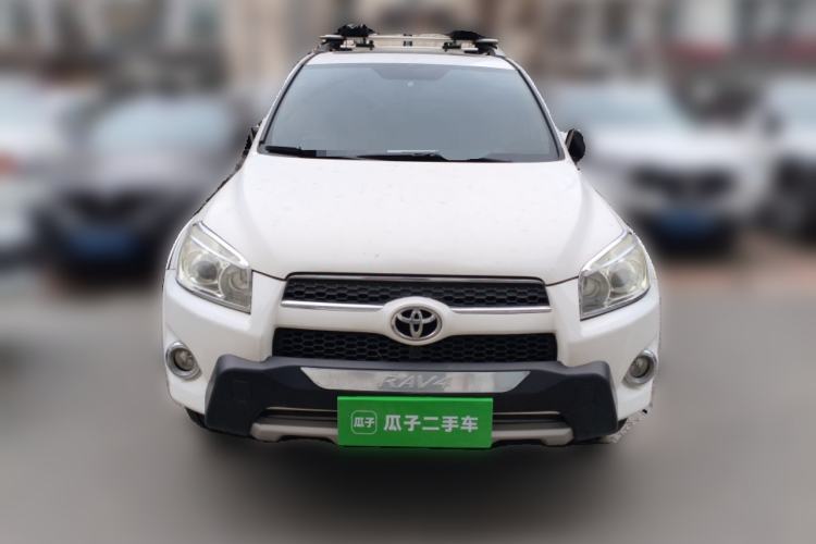 Used Toyota RAV4 2012 Luxurious 2.4L Automatic 4x4 with Stylish Features
