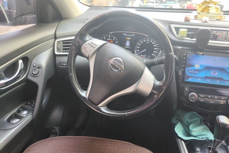 Used Nissan X-Trail 2015 2.0L CVT Comfort MAX Edition 2WD Steering Wheel