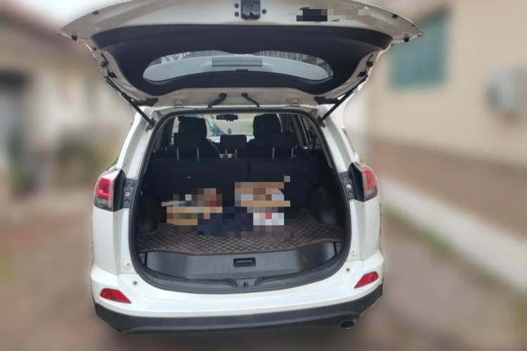 Used Toyota RAV4 2016 2.0L CVT Two-Wheel Drive Fashion Edition China V Standard Trunk