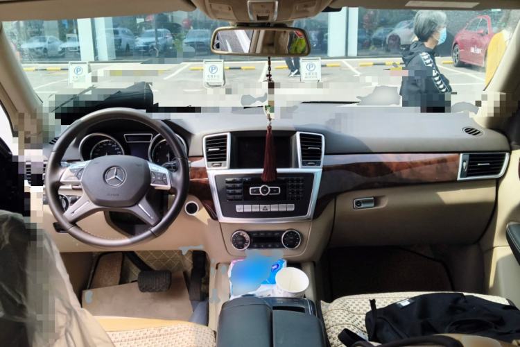 Used Mercedes-Benz M-Class 2012 ML 350 Sport Edition Center Console