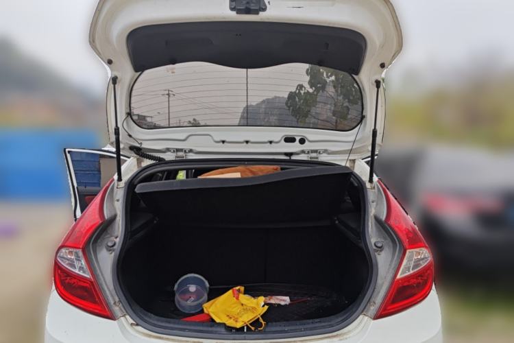 Used Hyundai Verna Ray 2014 1.4L Automatic GLX Trunk