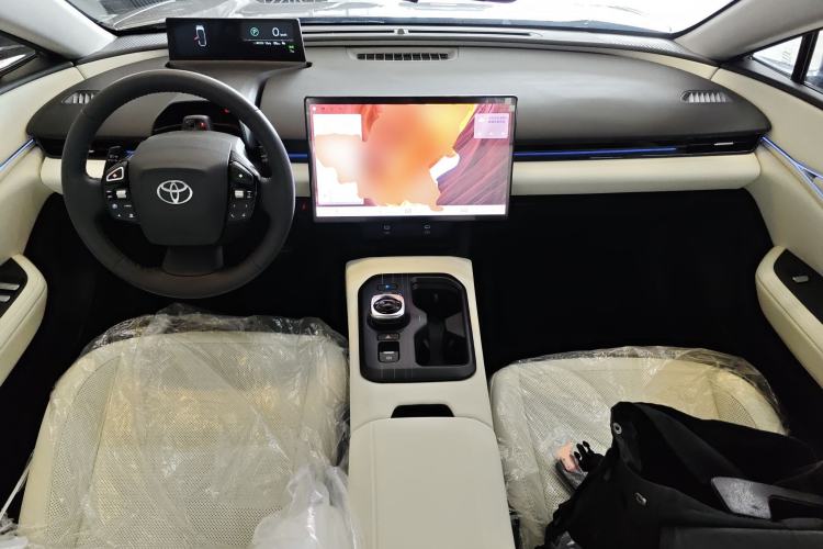 Used Toyota bZ5 2025 Model 550 PRO Center Console