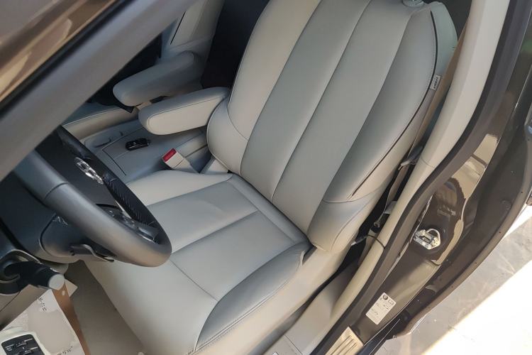 Used Buick GL8 2021 Land Cruiser Executive Class 652T Smart Luxury Model