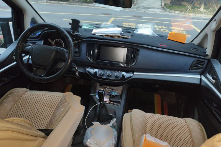 Used FORTHING Lingzhi 2023 M5L 1.6L Base Model 7 Seats
