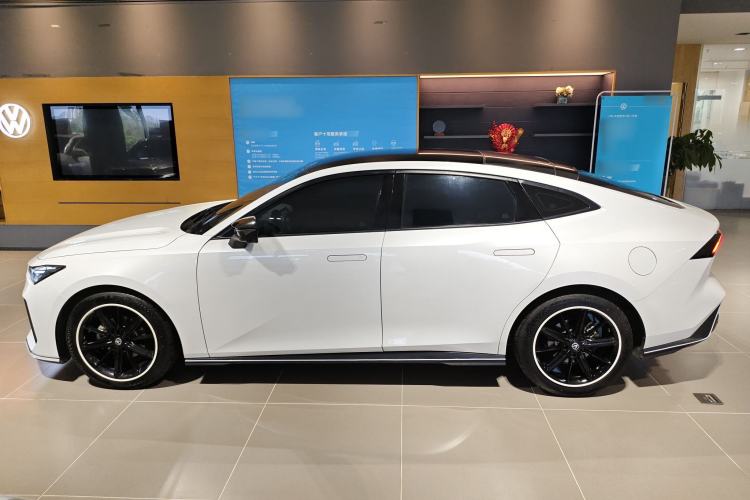 Used CHANGAN UNI-V 2022 1.5T Prestige Version Exterior 2