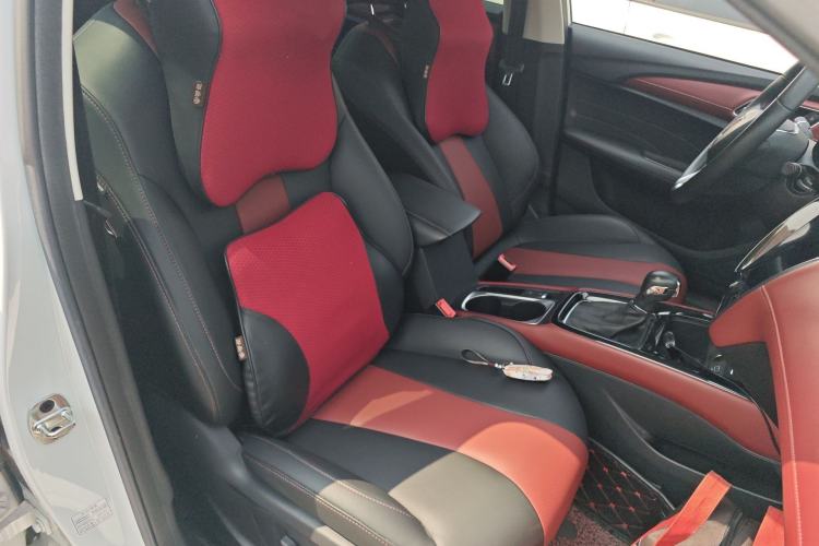 Used Roewe i5 2019 20T Automatic SmartConnect Luxury Prestige Edition Right Front Seat