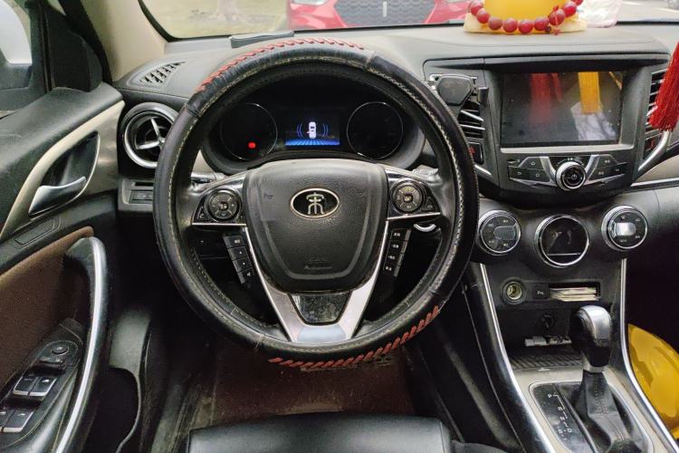 Used BYD Song 2016 GaiShi Edition 1.5TID Automatic Elite Model
