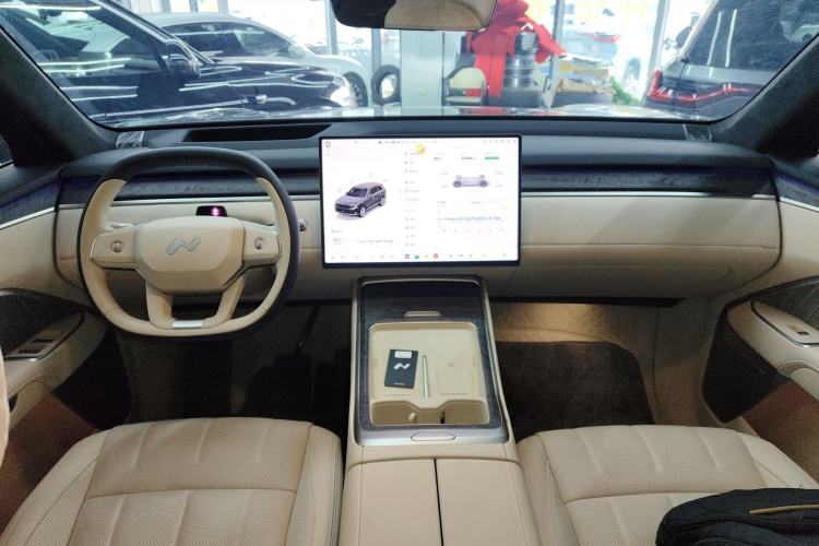 Used ONVO Luxeed L90 2025 Model—Ultra Six-Seater Version
