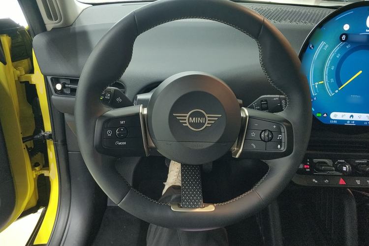 Used MINI Electric MINI COOPER 2024 456km COOPER E Classic Edition