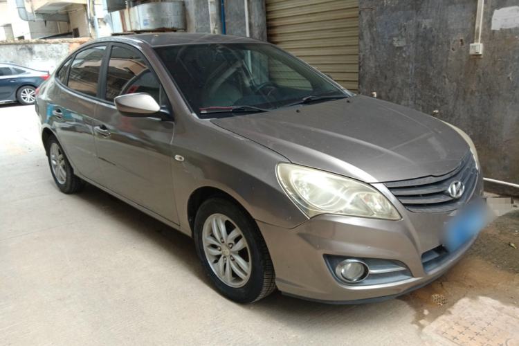 Used Hyundai Celesta 2015 1.6L Automatic Comfort Model Front Right 45 Deg