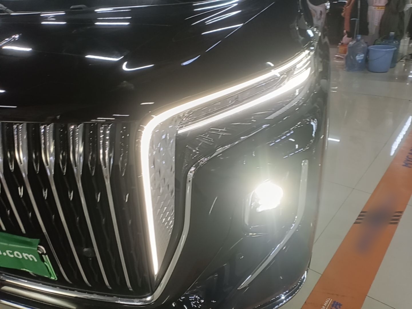 Hongqi HQ9 PHEV 2024 2.0T Four-Wheel Drive Luxury Edition — снимка 8