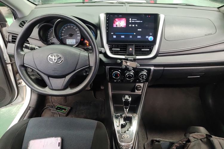 Used Toyota YARiS L Zhi Xuan 2016 Revised 1.5E CVT Charming Edition Center Console