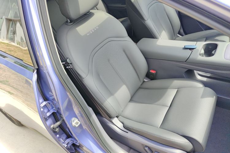 Used Nissan N6 2026 Model 180 Max Right Front Seat