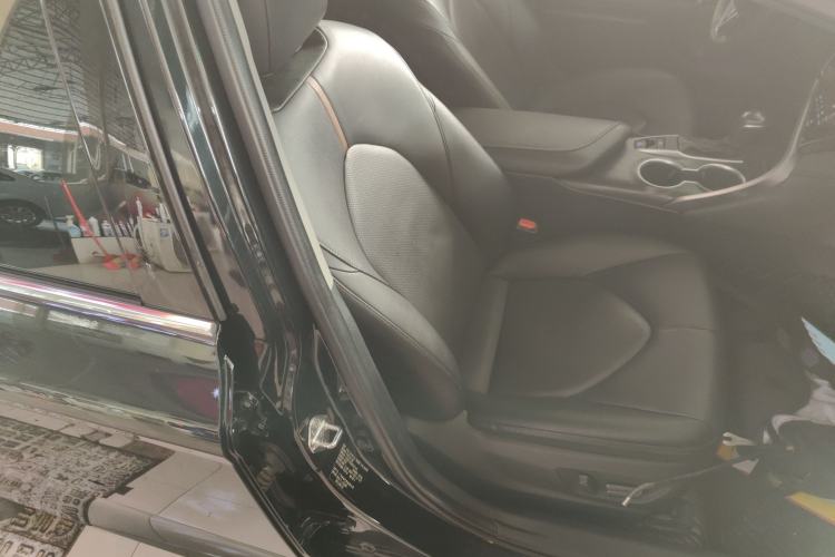 Used Toyota Camry 2021 2.0G Luxury Edition Right Front Seat